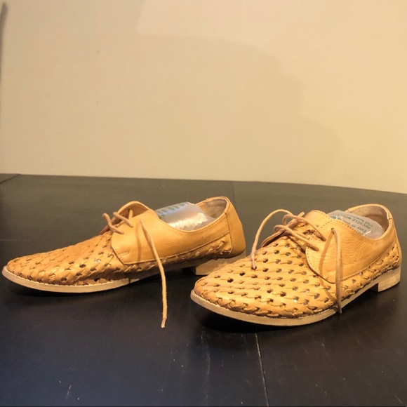 BROWN LEATHER WOVEN FLATS LACE OXFORDS BOHO - Picture 2 of 5